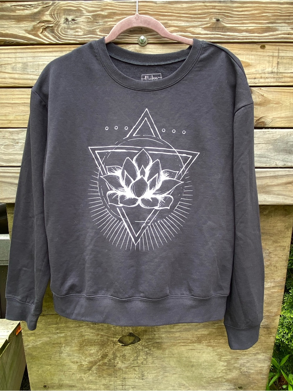 Miken Flow Charcoal Gray Lotus Graphic Crewneck Sweater Size Large